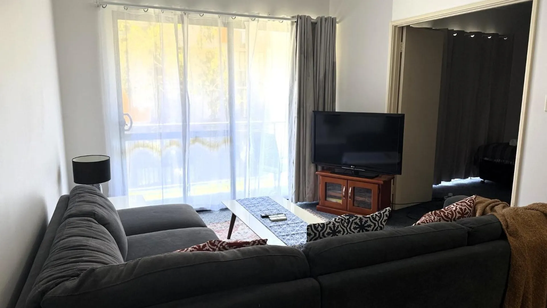 14 Roomy Restrelax Eastperth 2Brparking 0*, Perth